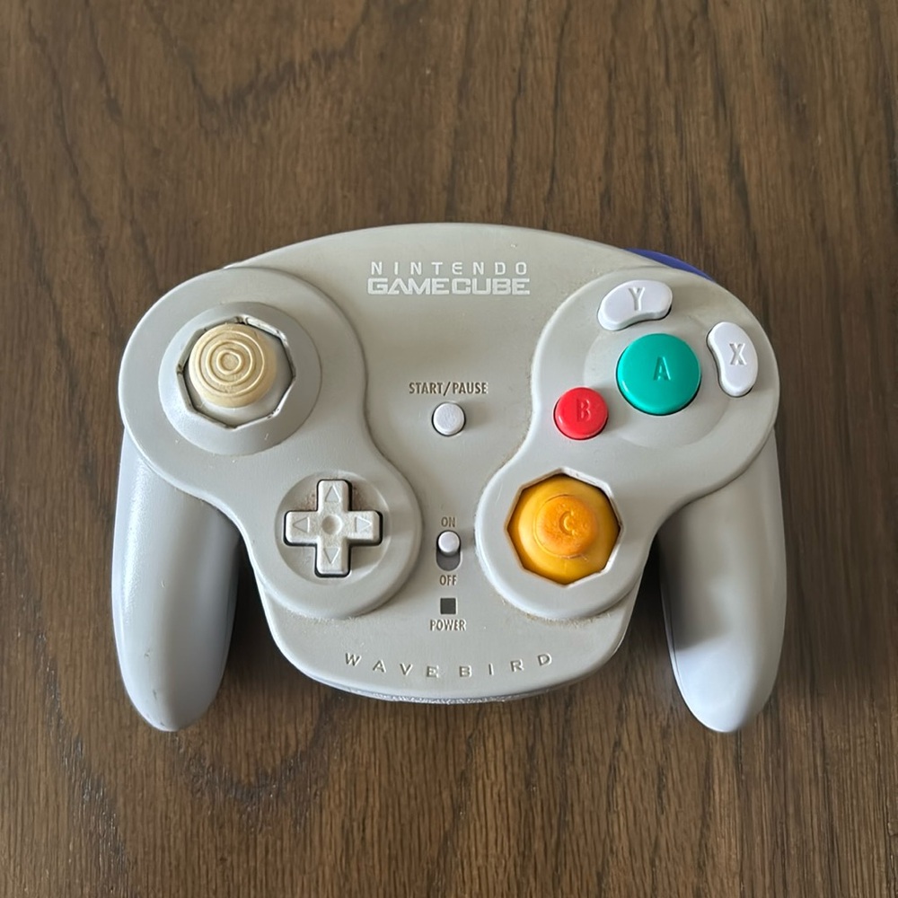 Wavebird wireless Gamecube controller